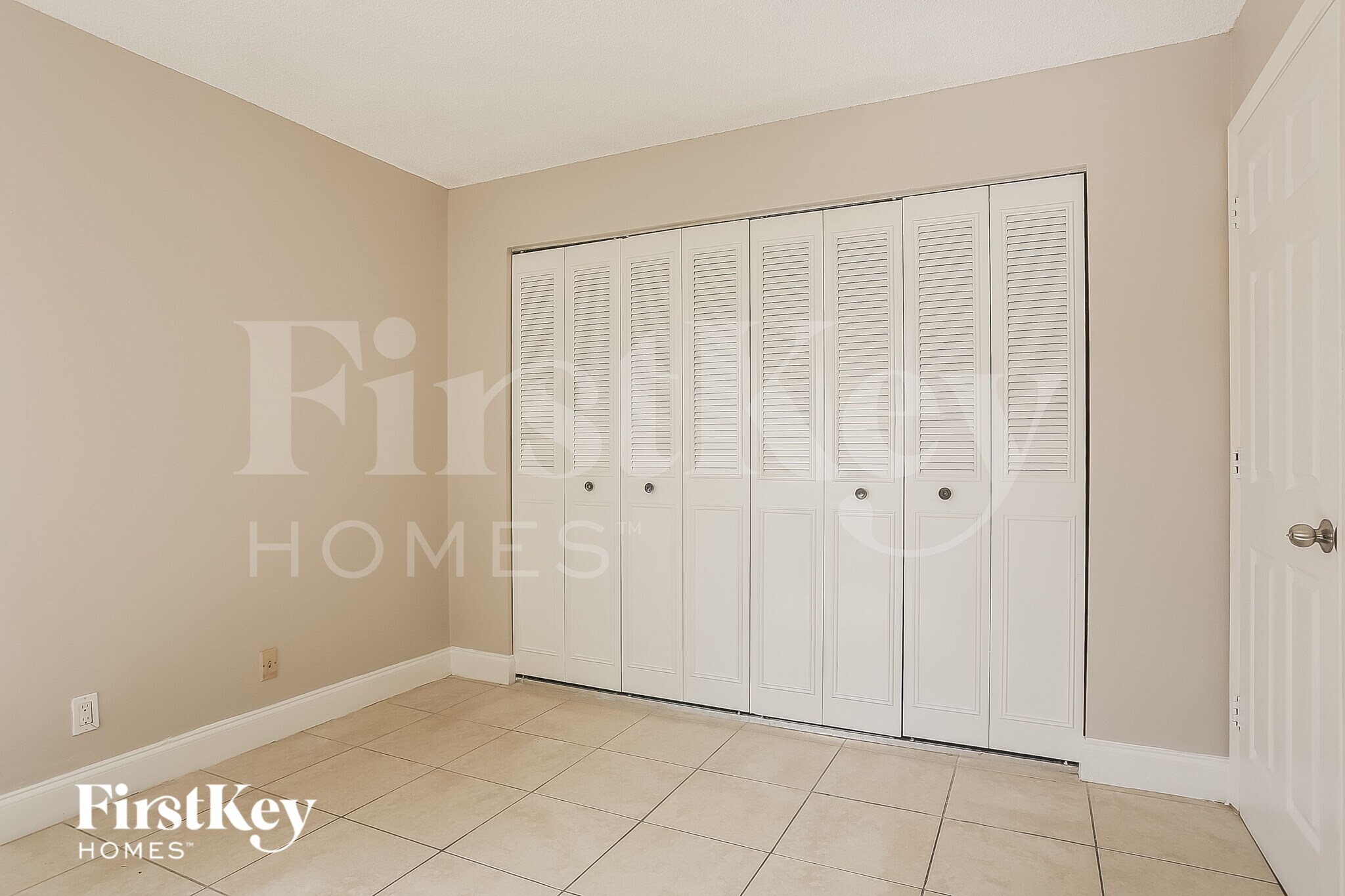 Building Photo - 1013 SW 49th Ave