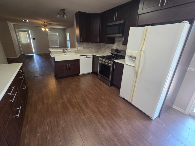 Building Photo - 829 Satellite View