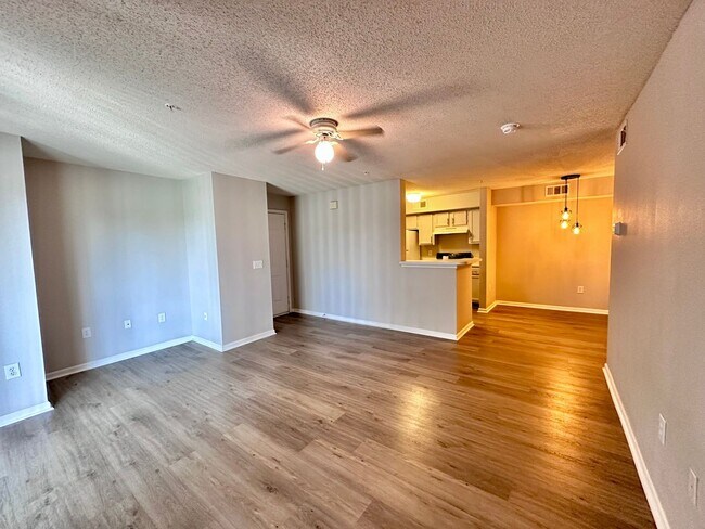Primary Photo - Spacious 1 Bed / 1 Bath Condo in Indian La...