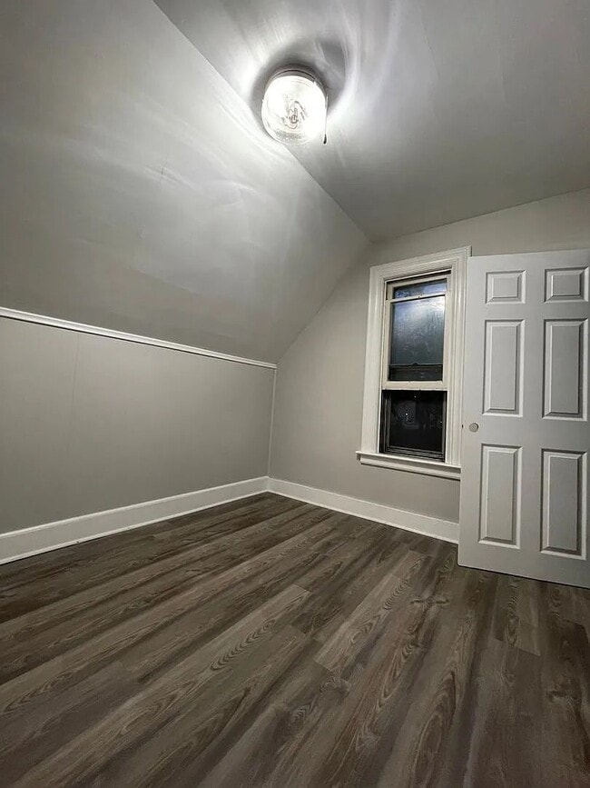Building Photo - Charming 5 Bedroom Home for Rent!