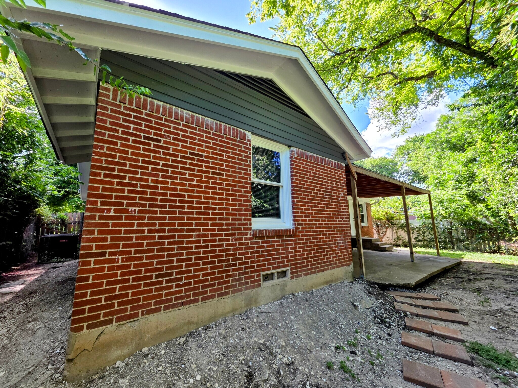 Building Photo - 4014 Sun Valley Dr