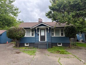 Building Photo - 3 Bedroom 1 Bathroom House