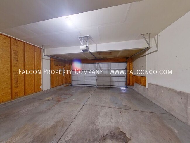 Building Photo - 6239 Hartman Dr