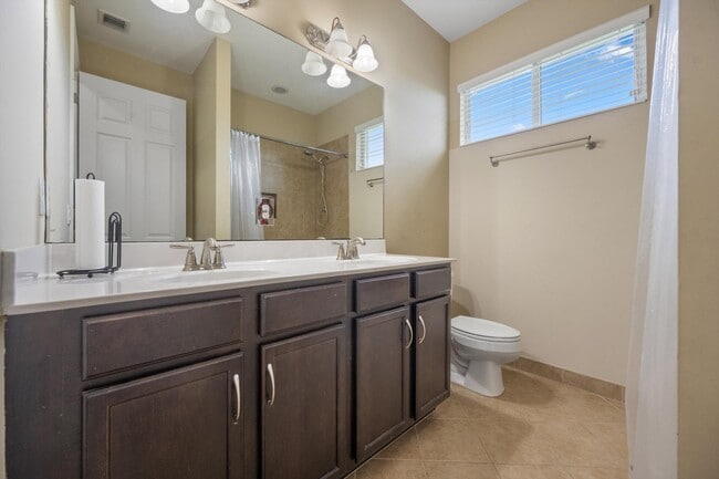 Building Photo - 2352 Bellarosa Circle