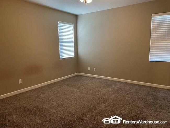 Building Photo - North Phoenix Beauty 4bed + den 3bath clos...
