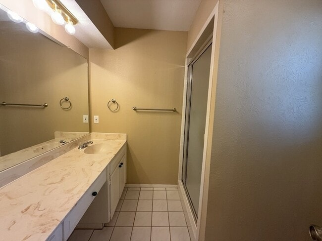 Building Photo - 5604 Ember Dr