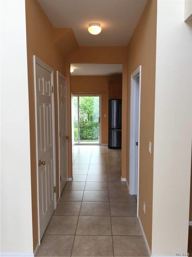 Building Photo - 47 Justin Cir