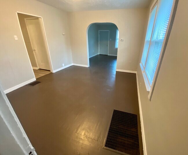 Building Photo - 1601 Minion Ave