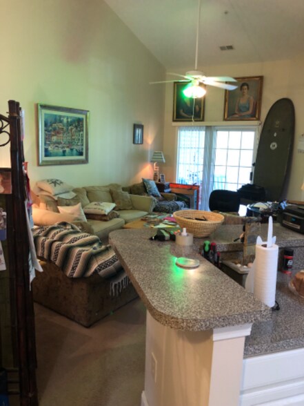 Building Photo - 1025g Algonquin Dr