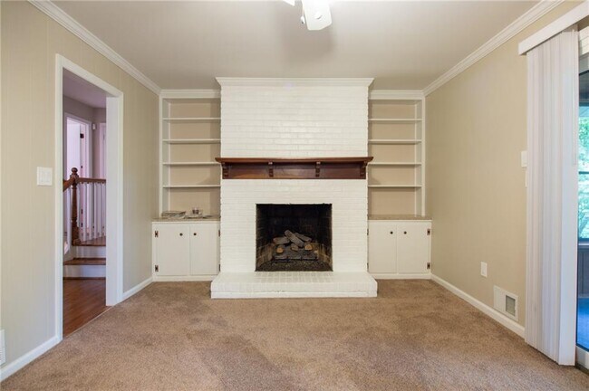 Building Photo - 2852 Talisman Ct NE