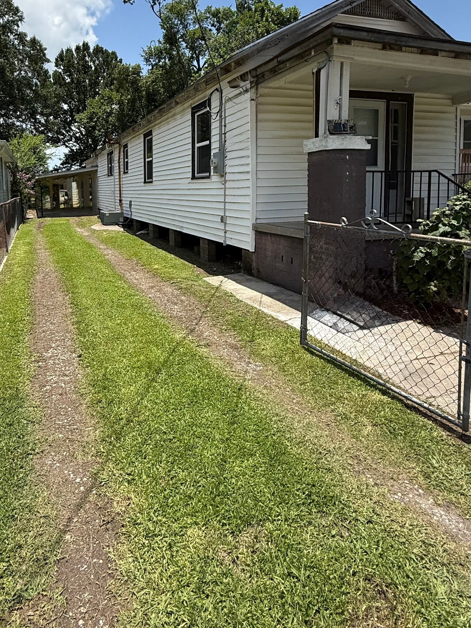 Building Photo - 5213 Belle Terre Rd