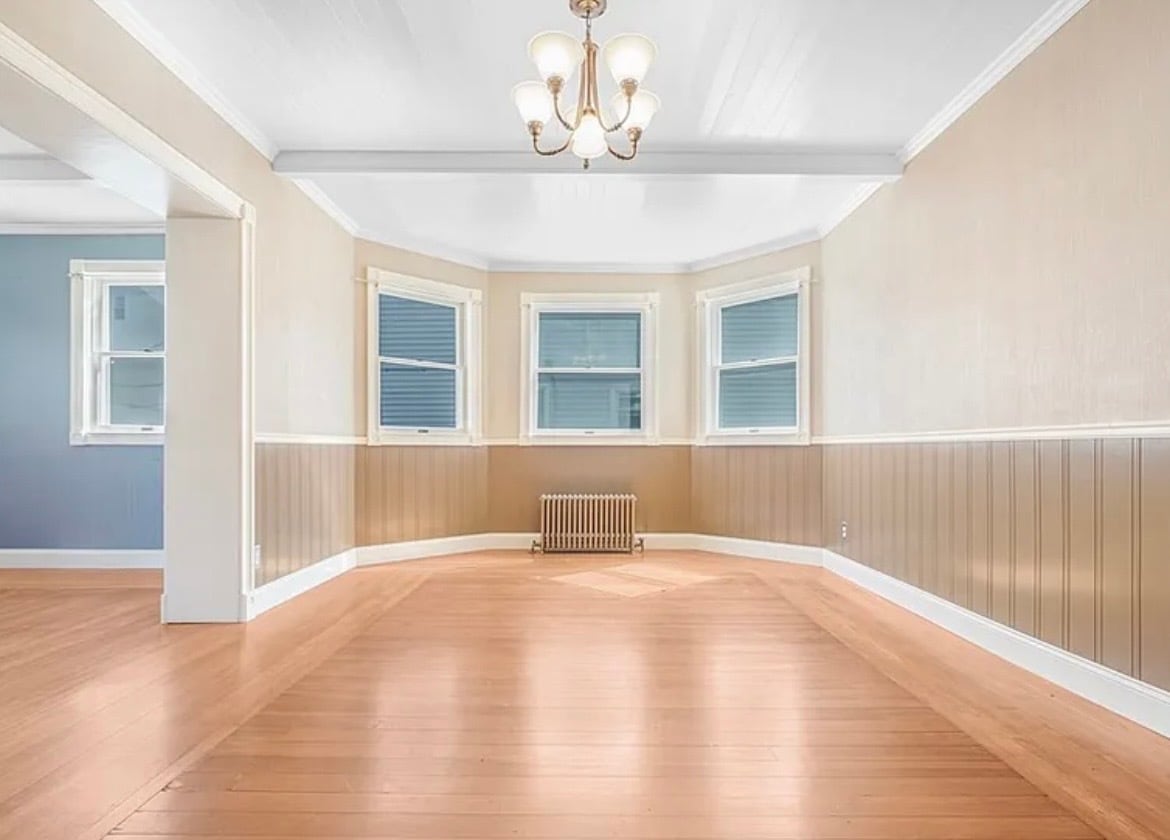 Building Photo - 475 Tecumseh St