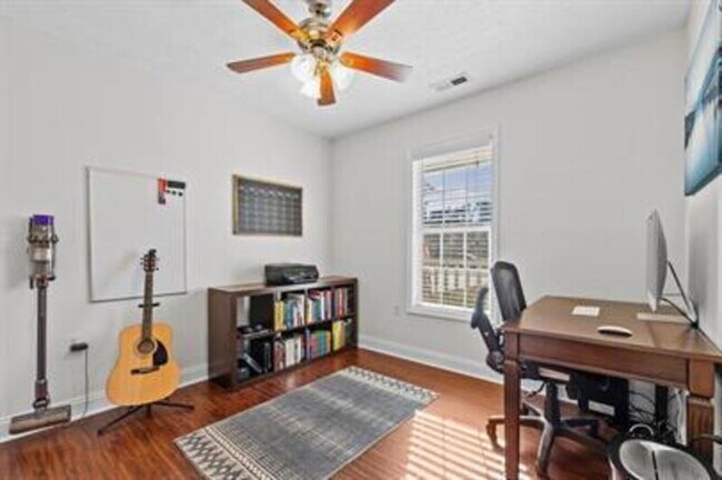 Building Photo - 600 S Buckeye Dr