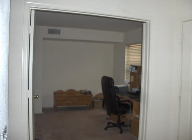 Building Photo - 4827 E Mossman Rd