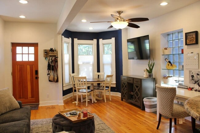 Building Photo - Spacious 2-bedroom, 2-bathroom in the Heart of West Highlands with 1 Car Garage