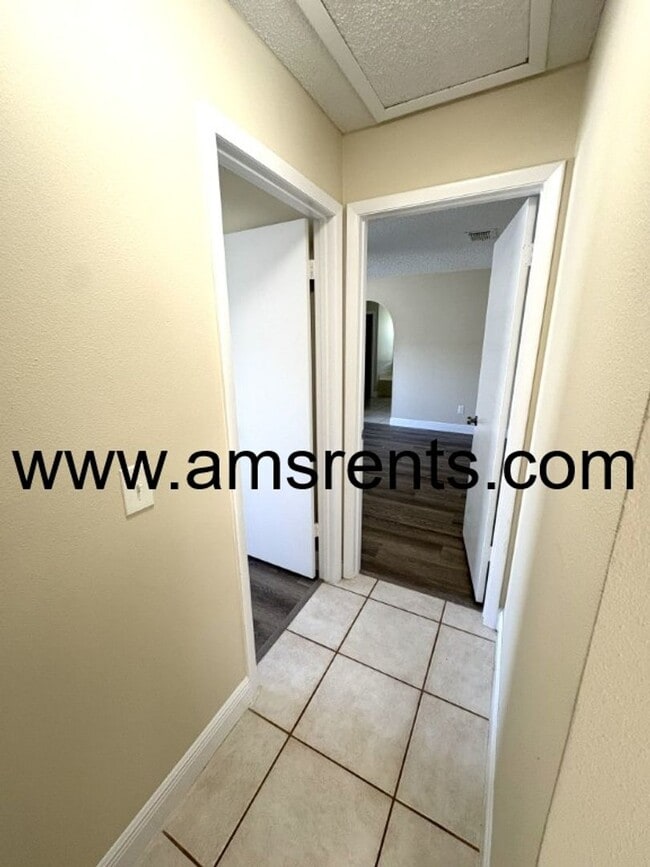 Building Photo - 1080 Hali Ridge Ct