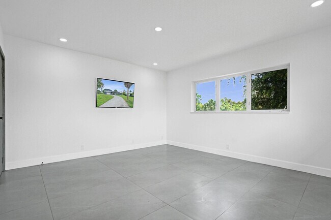 Building Photo - 6700 E Tropical Way