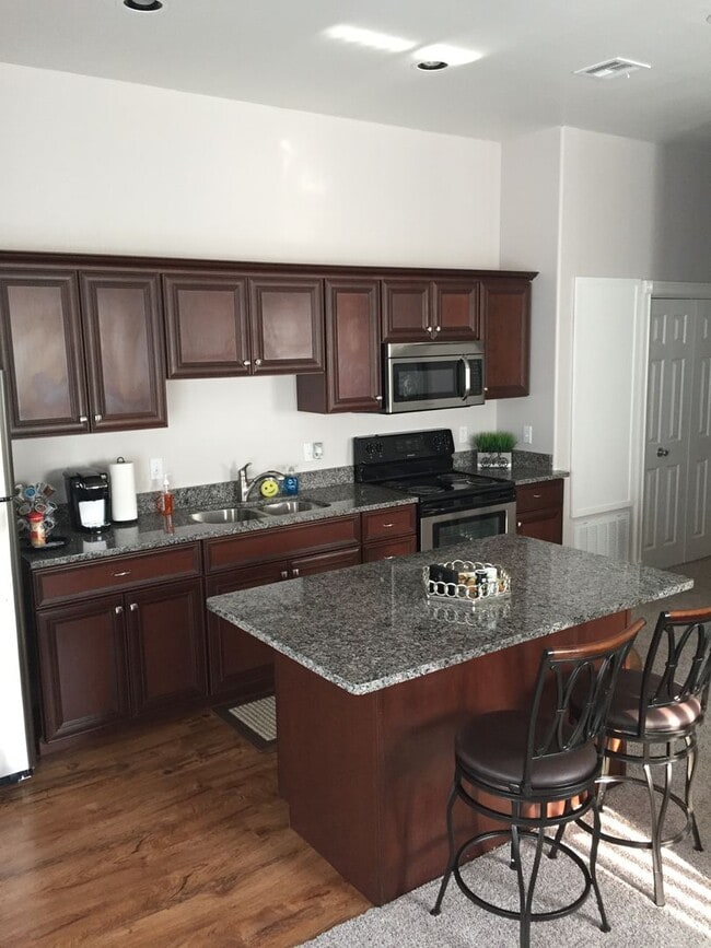 Building Photo - LRS Building