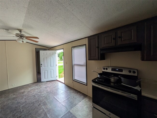 Building Photo - 1213 Kentucky St