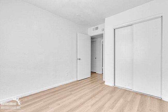 Building Photo - Remodeled 4Bdm 2Ba Downtown Duplex in Phoenix