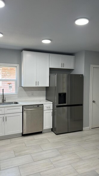 Building Photo - 2305 N 15th St