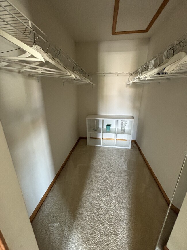 Building Photo - 9722 Sawgrass Ct