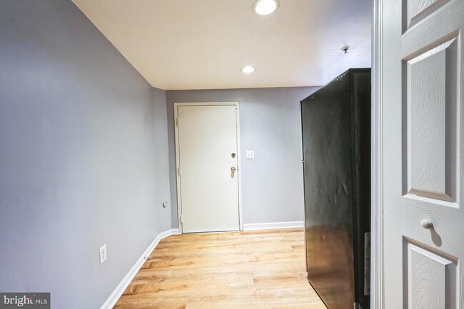 Building Photo - 4929 Foote St NE