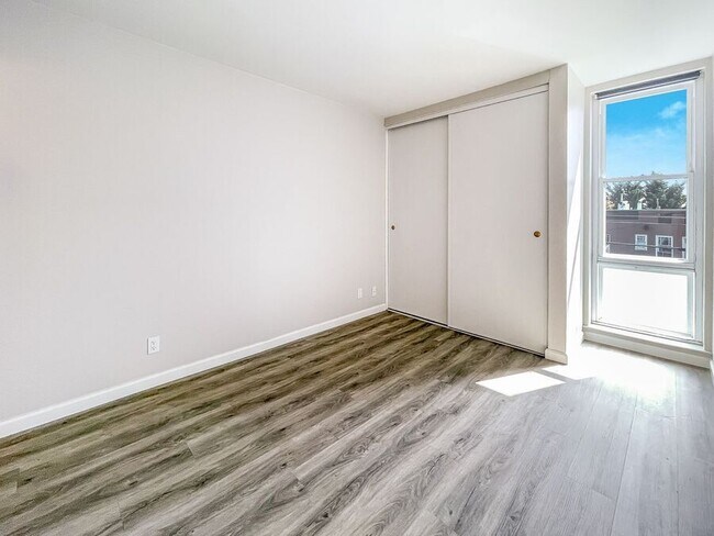 Building Photo - 450 Alcatraz Ave