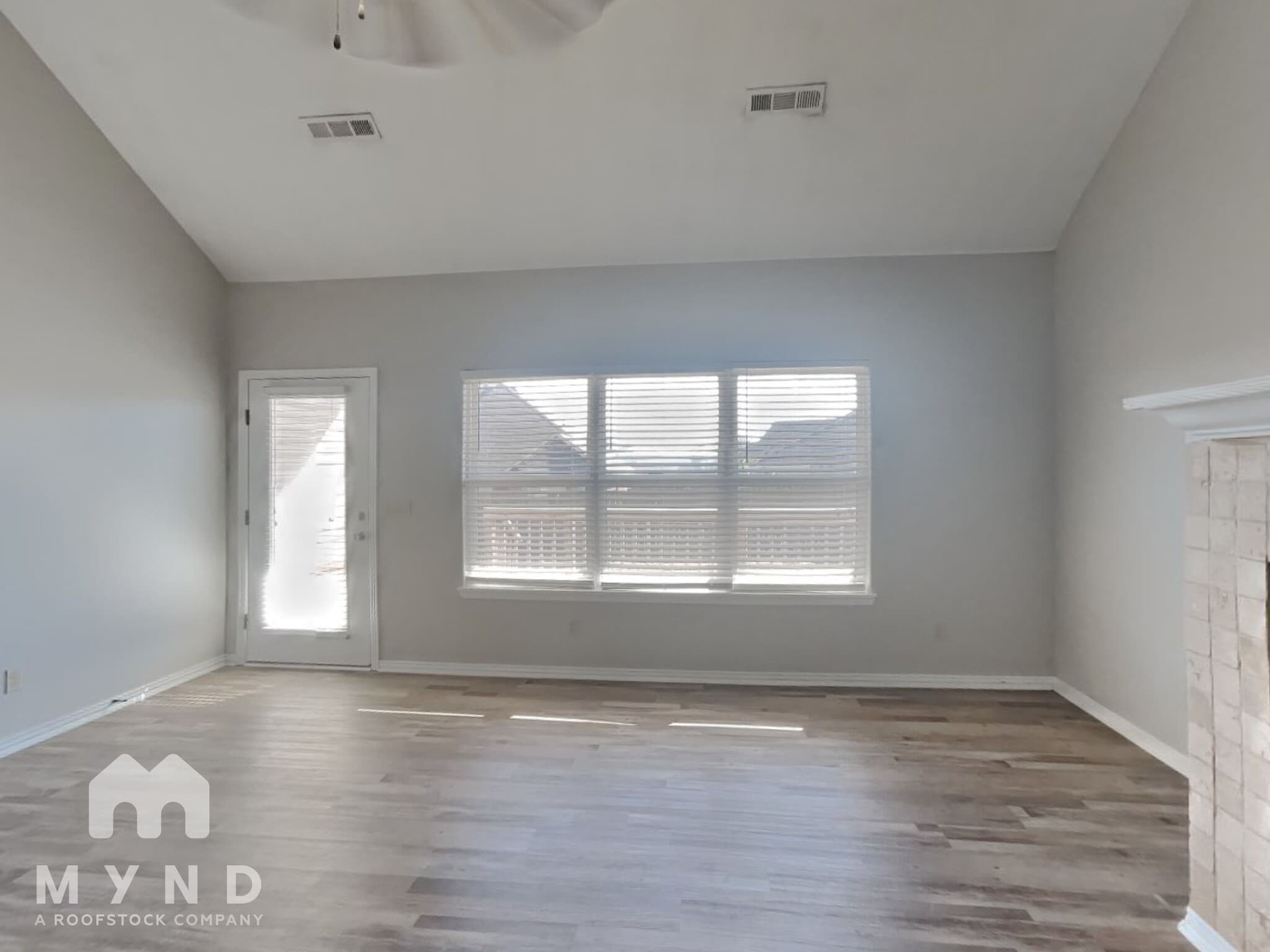 Building Photo - 805 Sand St