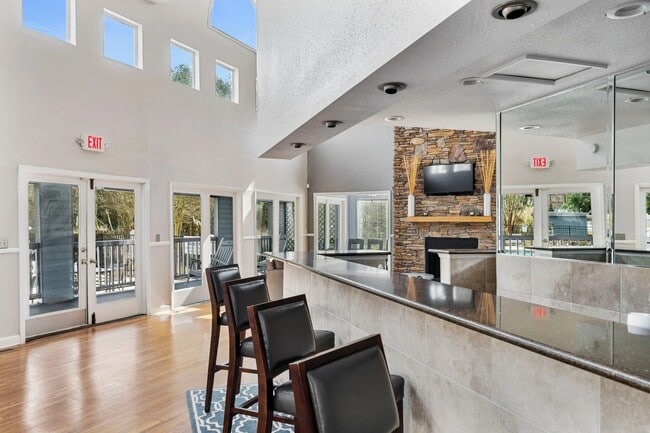 Building Photo - 501 Pelham Dr