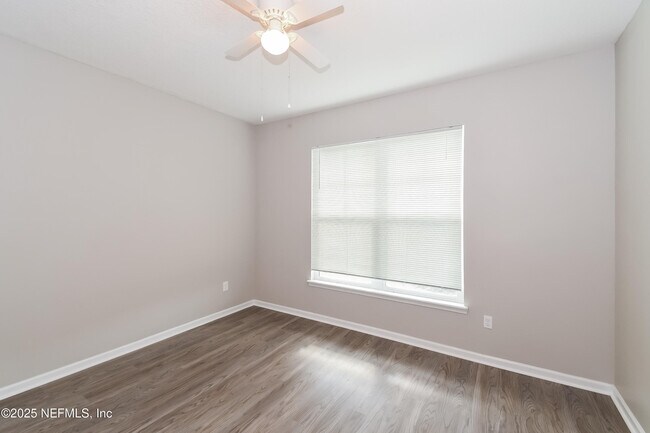 Building Photo - 11549 Sycamore Cv Ln