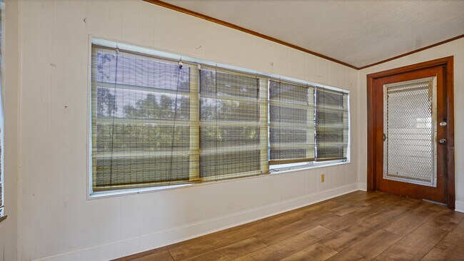 Building Photo - 5219 Bonnie Brae Cir