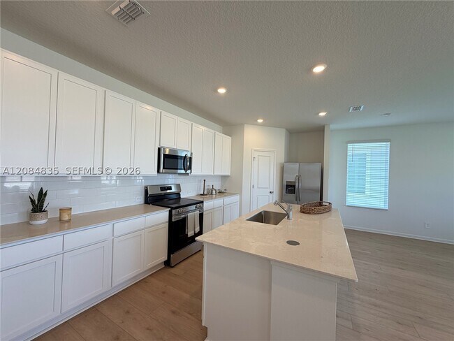 Building Photo - 4443 Vibernum Ave