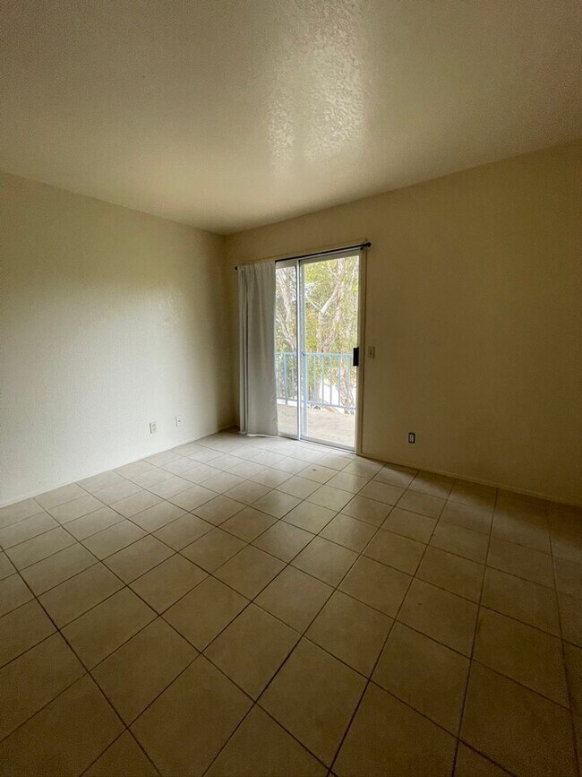 Building Photo - 850 Camino Lindo