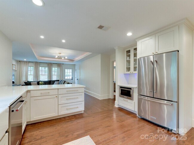 Building Photo - 508 Seldon Dr
