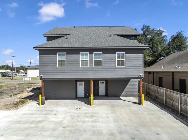 Building Photo - 1416 Speight Ave
