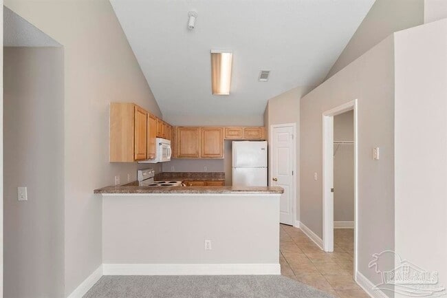 Building Photo - 6184 Green Acres Dr
