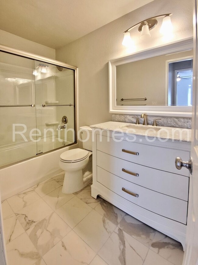 Building Photo - La Jolla/UTC, 3550-6225 Lebon Drive, Remod...