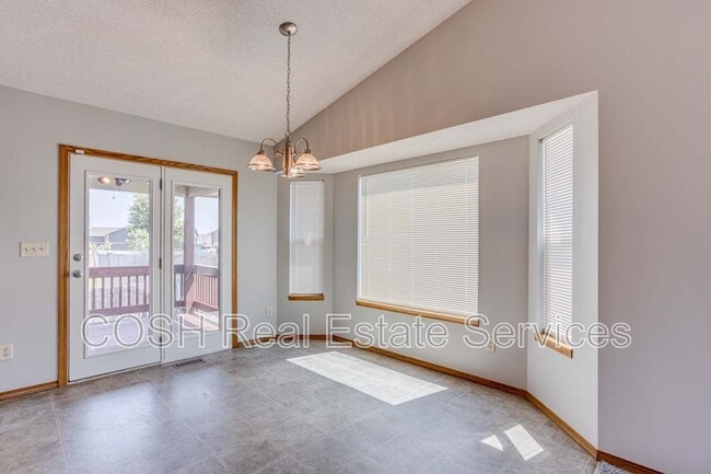 Building Photo - 1420 N Aksarben St