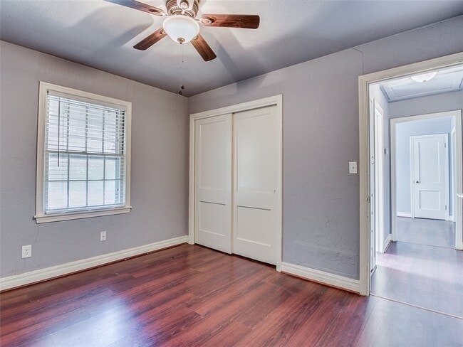 Building Photo - Cute 2 Bed | 1 Bath | 1 Car Garage