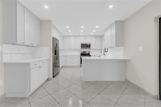 Building Photo - 631 SW 102nd Ave