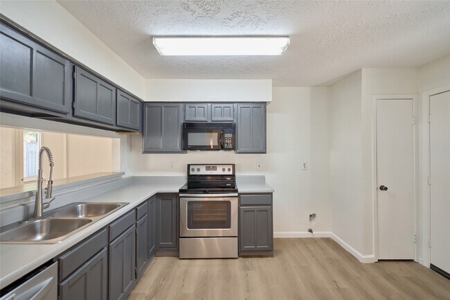 Building Photo - 21510 N Tangle Creek Ln