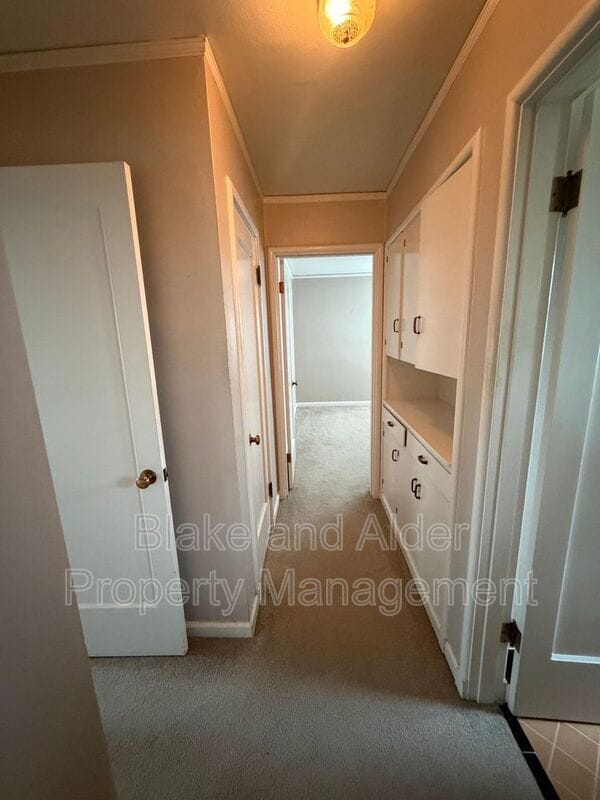 Building Photo - 7303 SE Madison St