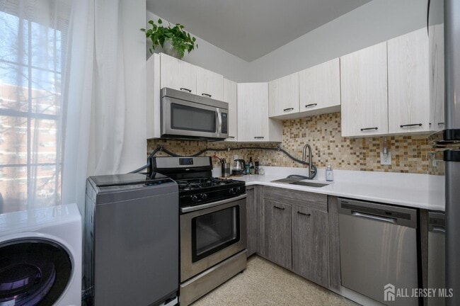 Building Photo - 55 Randolph Pl