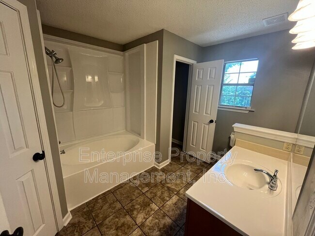 Building Photo - 1744 Camille Way