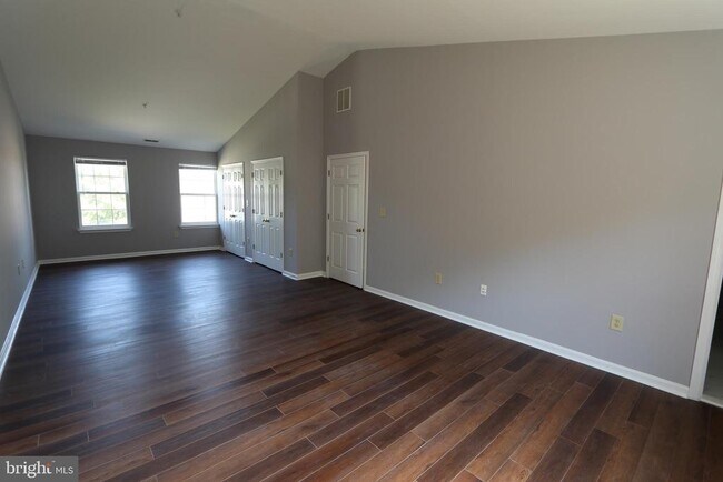 Building Photo - 5213 Zephyr Ave