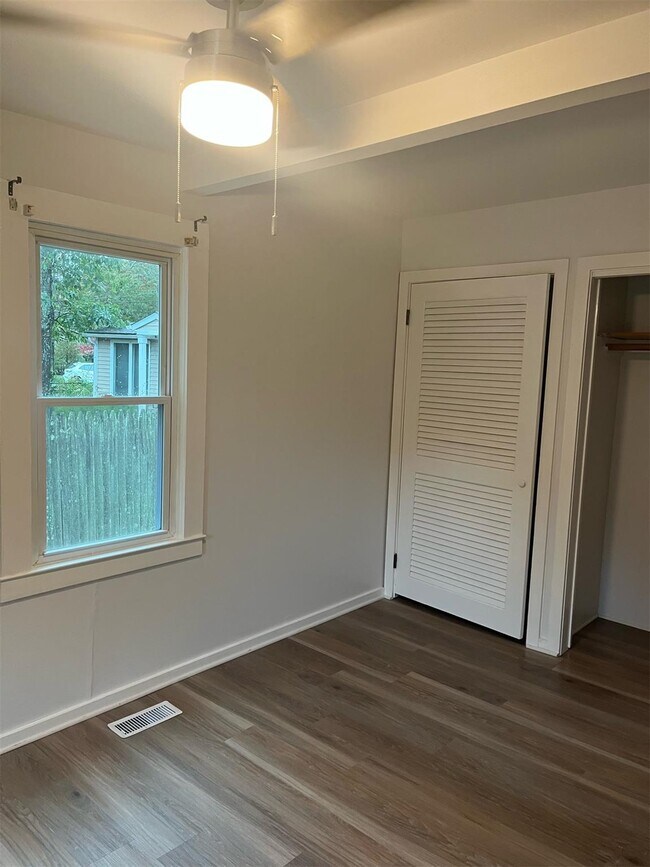 Building Photo - 83 Woodroad Trail