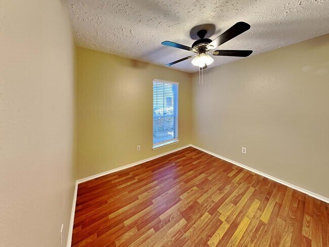 Building Photo - 410 Buoy Rd