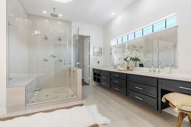 Building Photo - 5602 San Felipe St