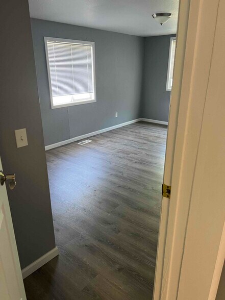 Building Photo - 1226 9th Ave S